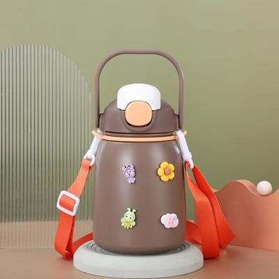 Дизайн мультфильмов 800 мл Большая кубка для живота Изоляция для детей Милые вакуумные бутылки Термос со соломой