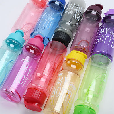 Спортивные OEM без BPA пластиковые чаши для питья Бутылки с водой с ремнем для всех условий
