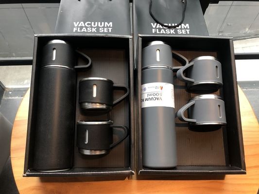 Изолированные бутылки с водой с 2 чашками Custom Logo Нержавеющая сталь путешественный кружка подарочный набор