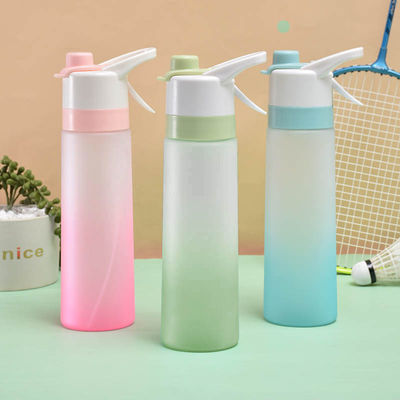 25 унций BPA свободный протекающий спортивный спрей пластиковая бутылка с водой с непрерывным распылением тумана