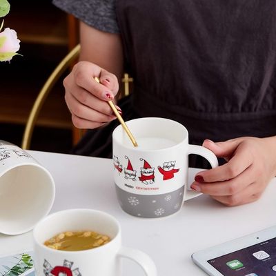 Керамический пользовательский логотип 14 OZ Рождественская кофейная кружка Забавные кубки дизайна Санты для детей Подарки