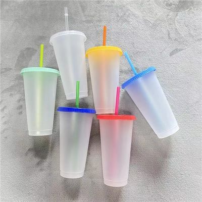 16 унций / 24 унций свободный от BPA пластиковый чашка для кофе бутылка с холодной водой с крышкой и соломой идеально подходит для повседневного использования