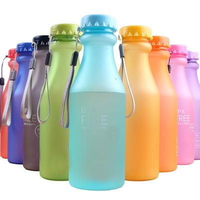 Настраиваемый цвет 550 мл Вместимость свободные от BPA запечатанные портативные бутылки с водой для студентов