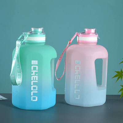 Личный логотип 1.6L 2.2L BPA Free Gradient Color Водяной стакан для наружных и внутренних мероприятий