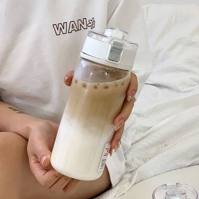 Бутылка с водой для пеших прогулок и активных занятий на открытом воздухе
