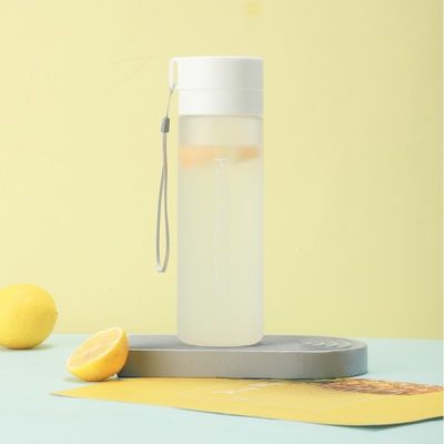 Прямая бутылка с водой для питья на открытом воздухе с большой емкостью и простой конструкцией