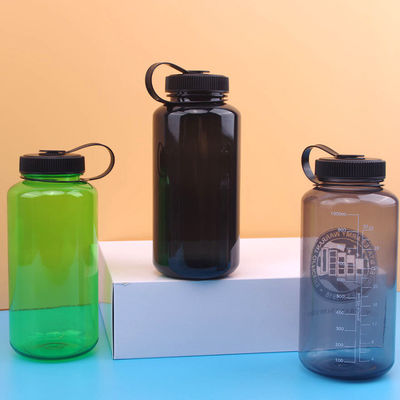 Прочная пластиковая бутылка с водой для спорта проницаемая и свободная от BPA вместимостью 1 литр