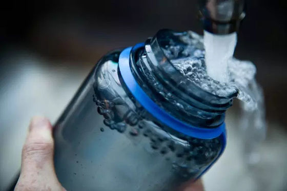 1000 мл свободный от Bpa пластиковый прозрачный жидкий бутылка с весом для спорта на открытом воздухе