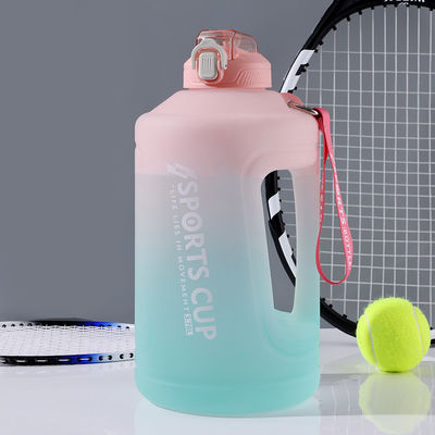 Устойчивая большая емкость 2300 ML 3800 ML спортивная бутылка с скриншотом с дизайном