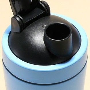 Флакон для металлического протеинового шейкера с крышкой и смесительным шаром