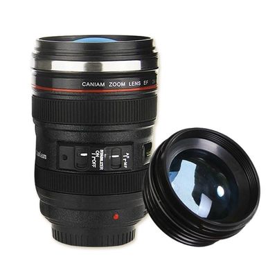 Путешественники Фотографы Tumbler Камера Объектив Кофейная кружка с изолированным дизайном и перемешиванием